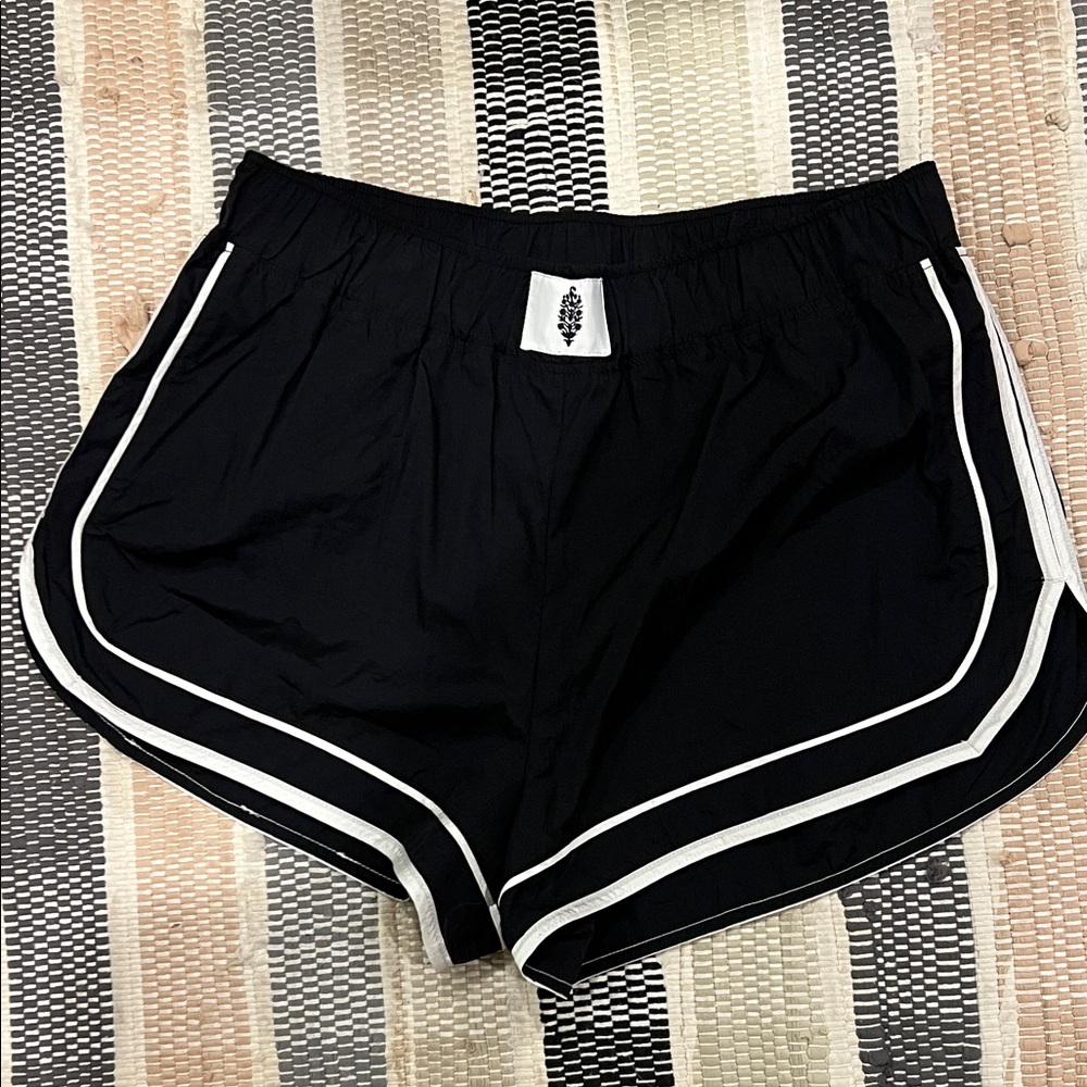 FP Movement by Free People Black Shorts size XL